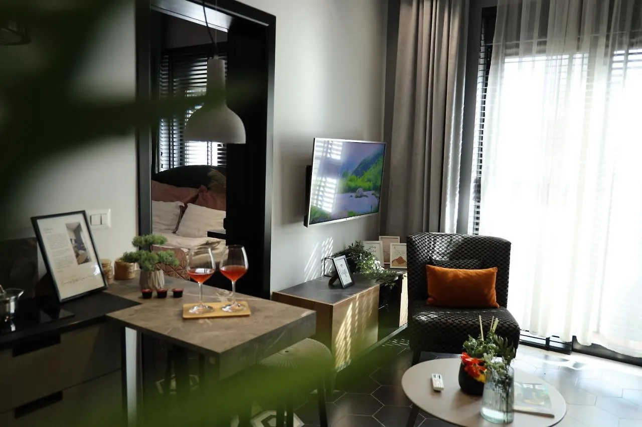 Urban Stay Tirana Deluxe 0*,