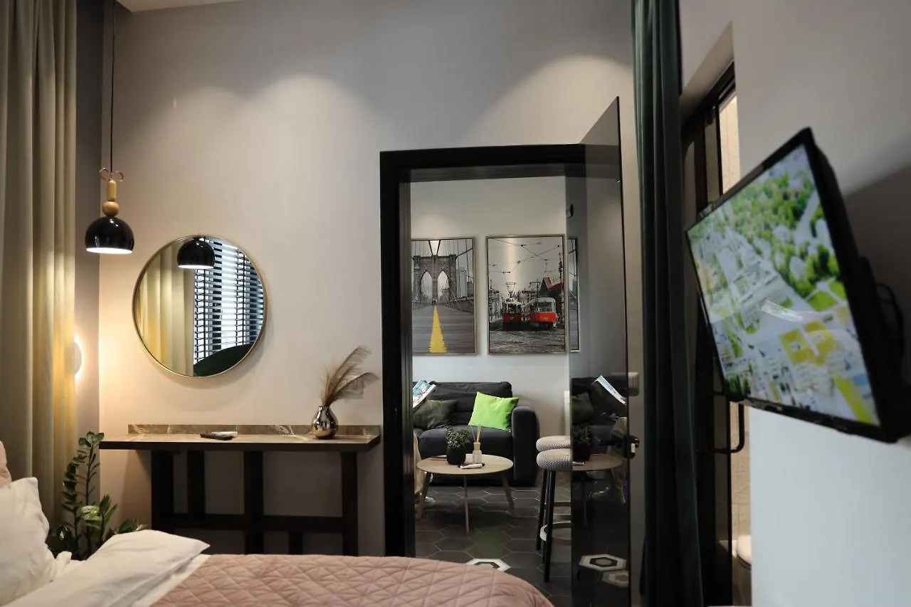 Urban Stay Tirana Deluxe 0*,  Albania